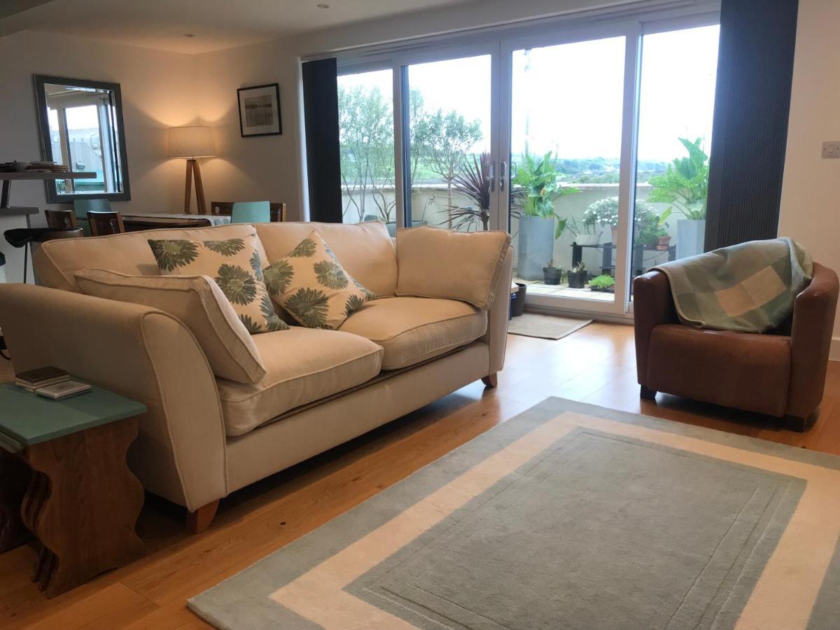 Modern Apartment With Stunning Views, Close To Amenities And St Ives Hayle Extérieur photo